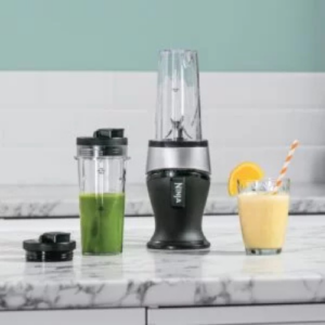 Ninja 700W Blender & Smoothie Maker Cups with Spout Lids